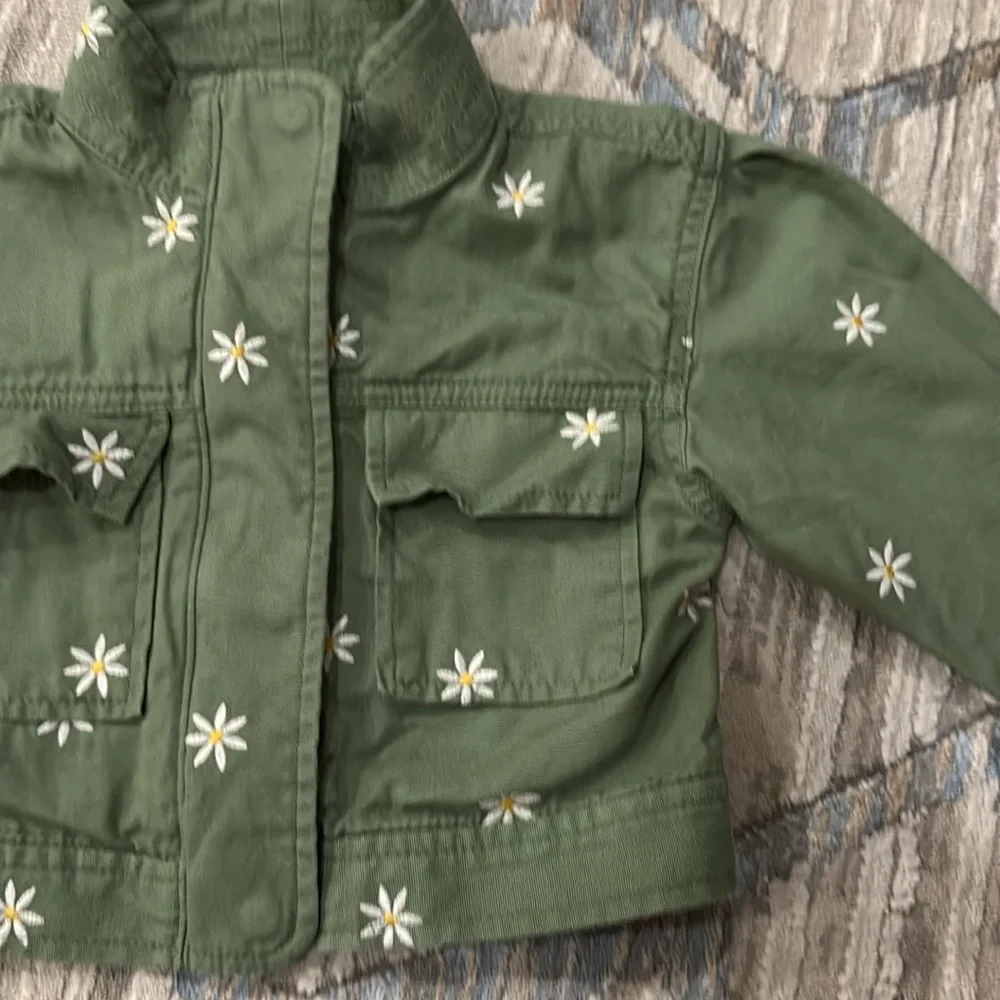 Baby gap • army green daisy embroidered jacket